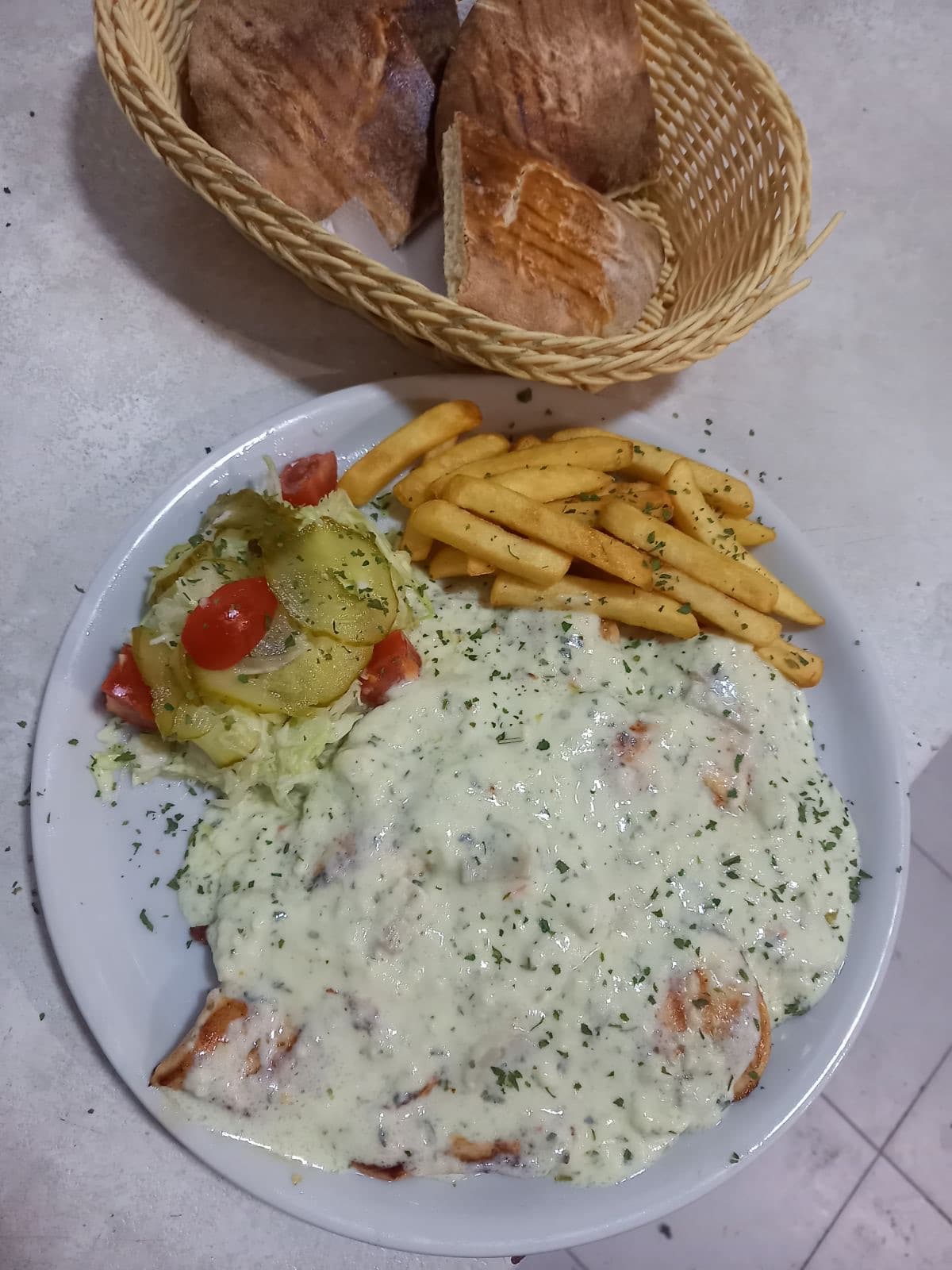 Pileći file u sosu od šampinjona