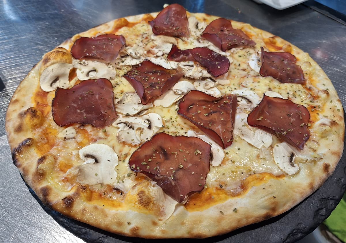 Pizza pršuto